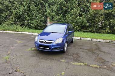 Минивэн Opel Zafira 2006 в Гоще
