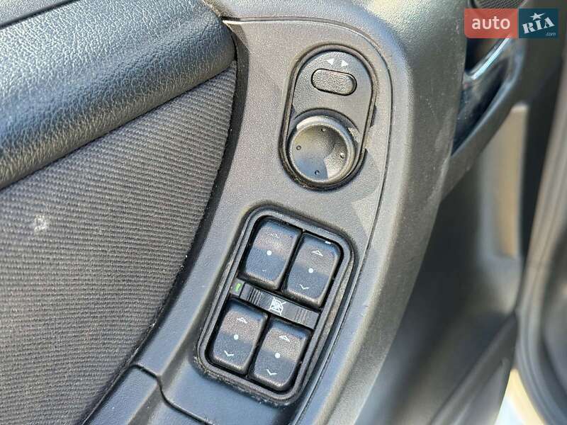 Минивэн Opel Zafira 2003 в Виннице
