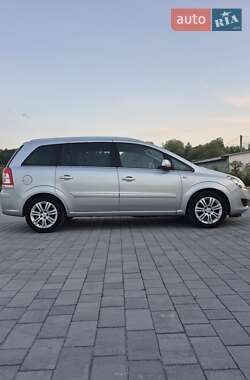 Мінівен Opel Zafira 2011 в 