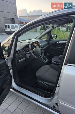 Мінівен Opel Zafira 2011 в 