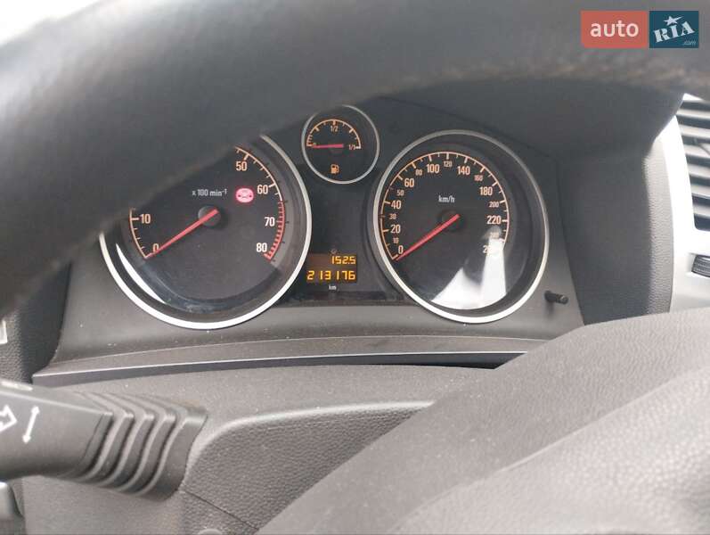 Минивэн Opel Zafira 2012 в Кривом Роге