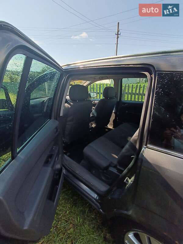 Минивэн Opel Zafira 2010 в Камне-Каширском