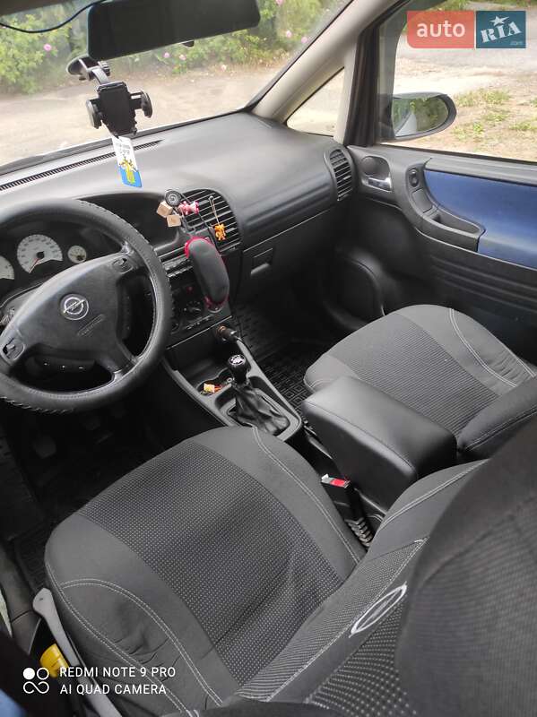 Мінівен Opel Zafira 2001 в Шостці