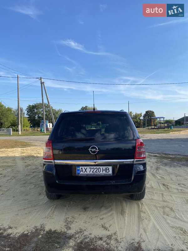 Минивэн Opel Zafira 2011 в Харькове