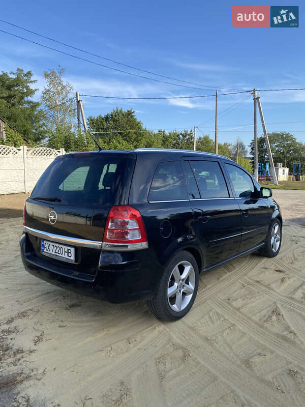Минивэн Opel Zafira 2011 в Харькове