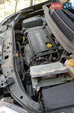 Минивэн Opel Zafira 2006 в Ровно