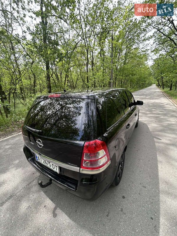 Минивэн Opel Zafira 2011 в Запорожье