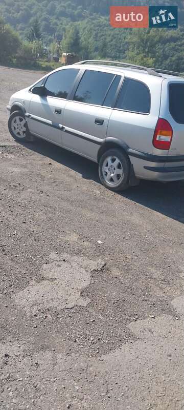 Минивэн Opel Zafira 2001 в Межгорье