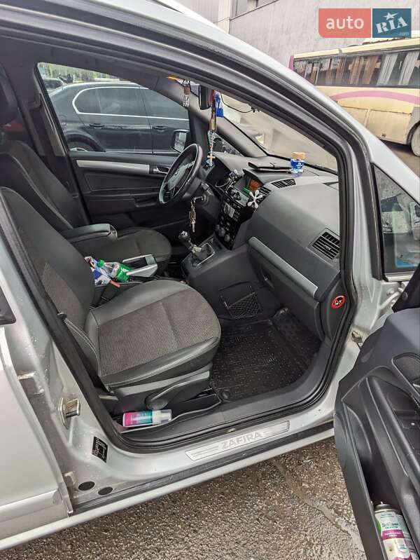 Минивэн Opel Zafira 2010 в Львове