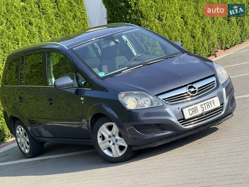 Мінівен Opel Zafira 2010 в Стрию