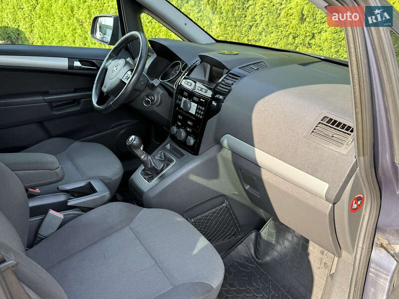 Мінівен Opel Zafira 2010 в Стрию
