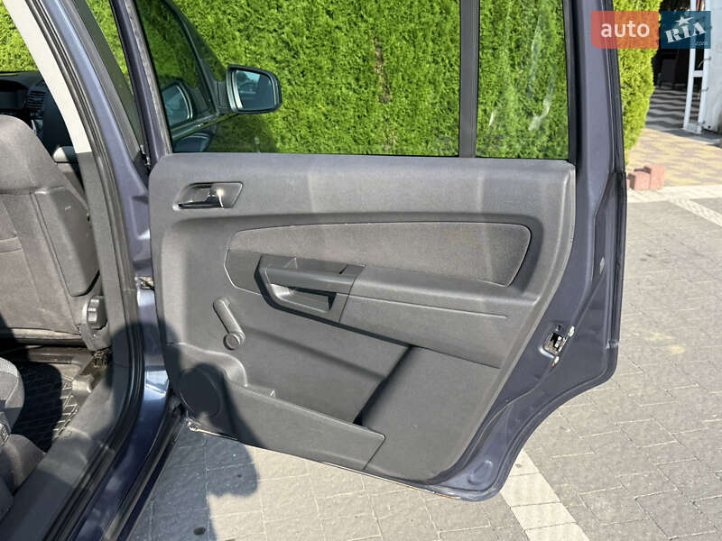 Мінівен Opel Zafira 2010 в Стрию