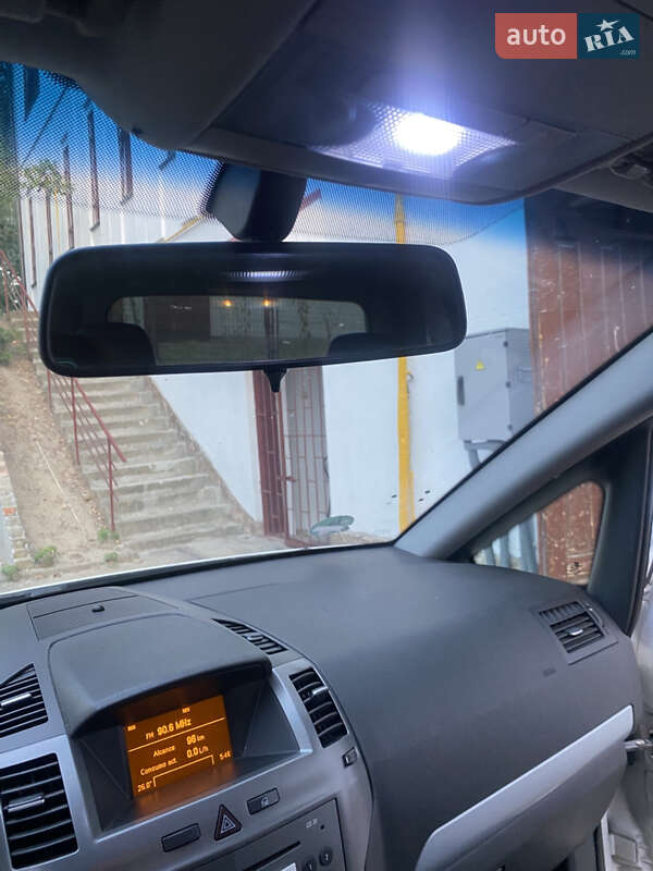 Минивэн Opel Zafira 2006 в Луцке