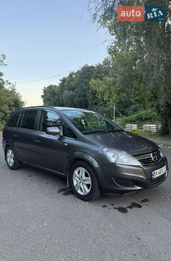 Мінівен Opel Zafira 2011 в Чернівцях