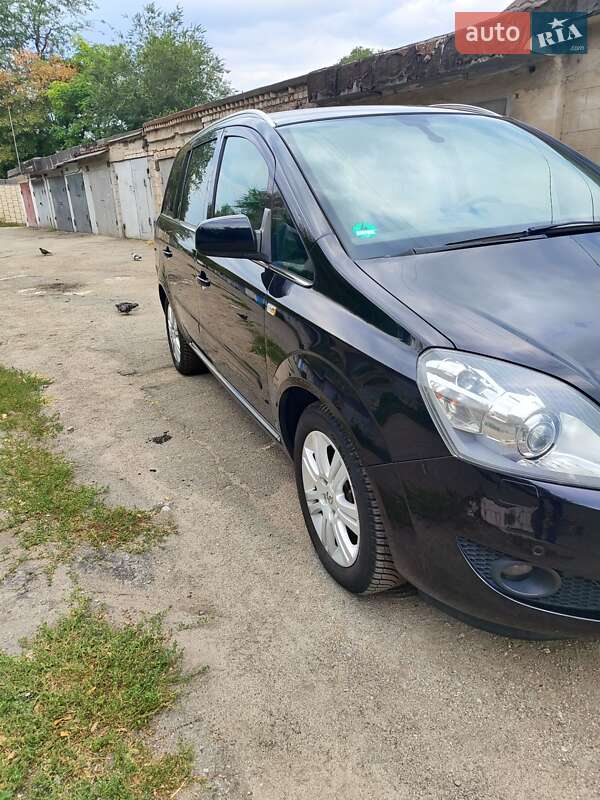 Минивэн Opel Zafira 2011 в Каменском