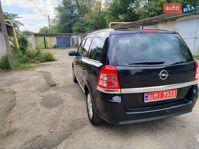 Минивэн Opel Zafira 2011 в Каменском