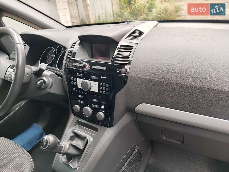 Минивэн Opel Zafira 2011 в Каменском