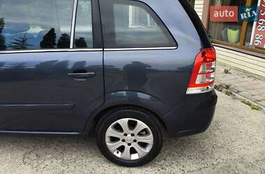 Минивэн Opel Zafira 2008 в 