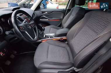 Минивэн Opel Zafira 2011 в 