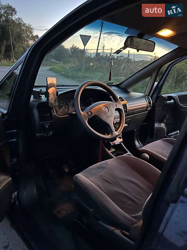 Минивэн Opel Zafira 2002 в Новом Калинове фото 6 Минивэн Opel Zafira 2002 в Новом Калинове
