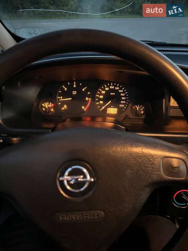 Минивэн Opel Zafira 2002 в Новом Калинове фото 14 Минивэн Opel Zafira 2002 в Новом Калинове