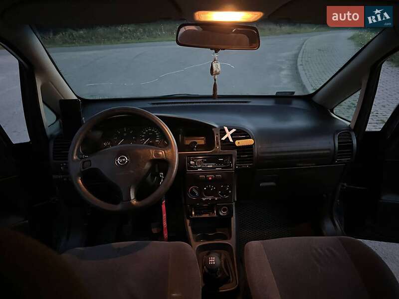 Минивэн Opel Zafira 2002 в Новом Калинове фото 24 Минивэн Opel Zafira 2002 в Новом Калинове
