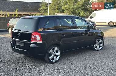 Минивэн Opel Zafira 2009 в Коростене