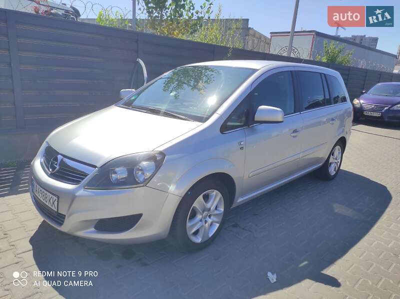 Мінівен Opel Zafira 2010 в Києві