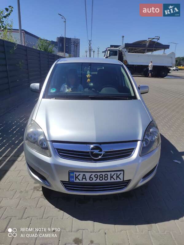 Мінівен Opel Zafira 2010 в Києві