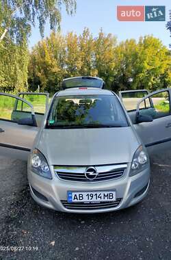 Минивэн Opel Zafira 2009 в 