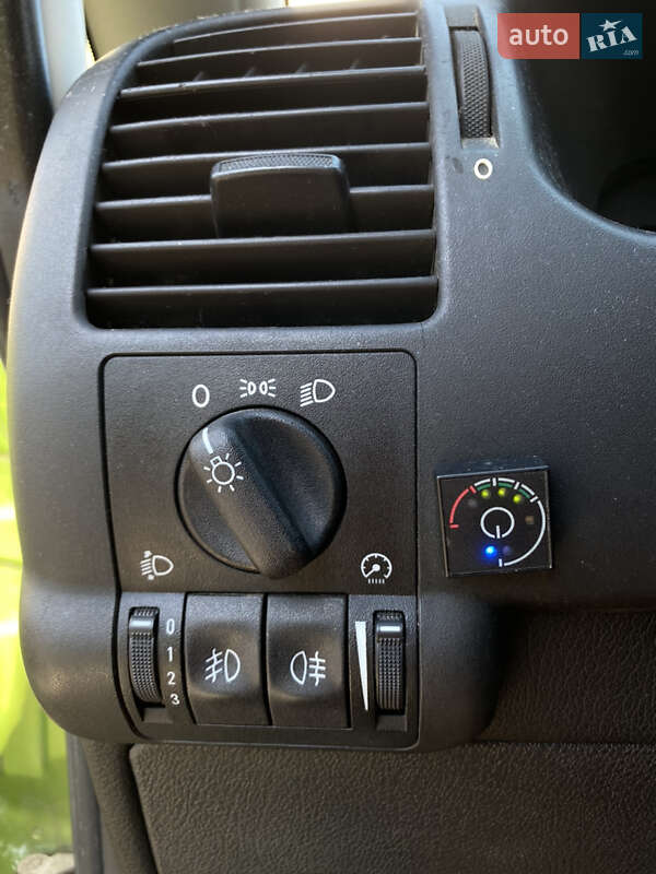 Минивэн Opel Zafira 2000 в Ровно