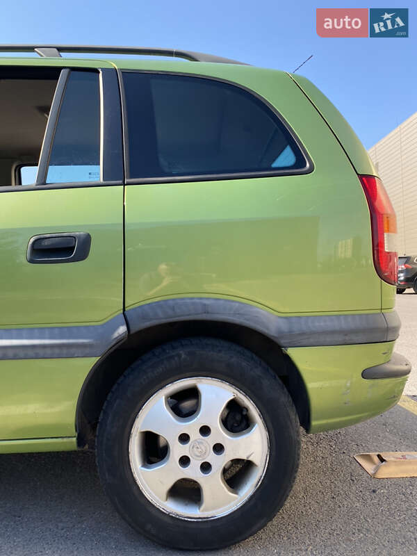 Минивэн Opel Zafira 2000 в Ровно