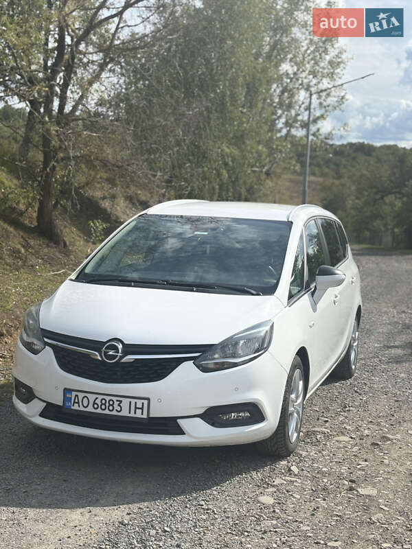 Opel Zafira 2016