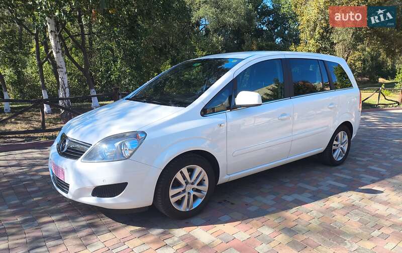 Минивэн Opel Zafira 2011 в Миргороде