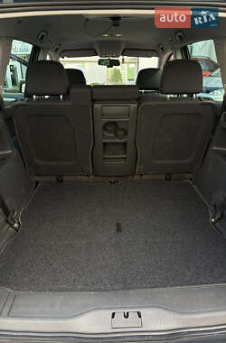 Минивэн Opel Zafira 2010 в 