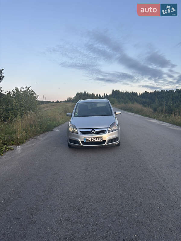 Минивэн Opel Zafira 2007 в Турке