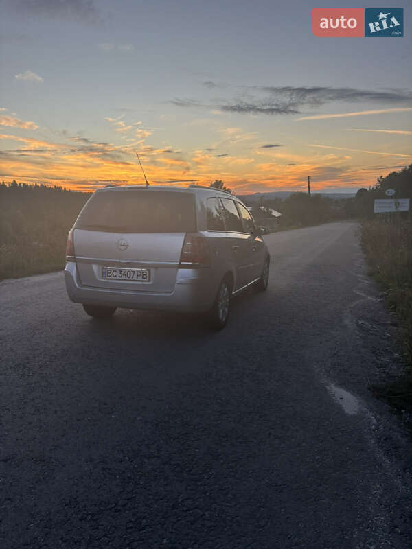 Минивэн Opel Zafira 2007 в Турке
