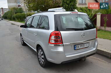 Минивэн Opel Zafira 2009 в 