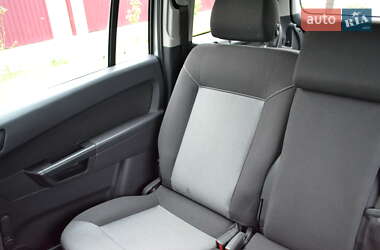 Минивэн Opel Zafira 2009 в 