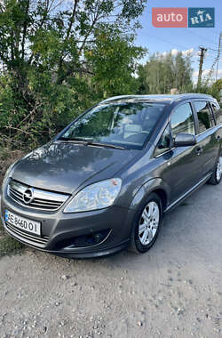 Мінівен Opel Zafira 2010 в Кривому Розі