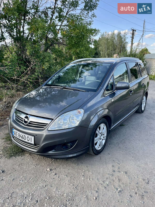 Мінівен Opel Zafira 2010 в 