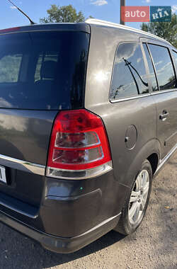 Мінівен Opel Zafira 2010 в 