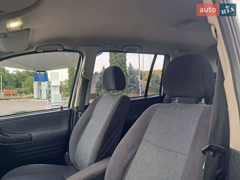 Минивэн Opel Zafira 2001 в Черновцах