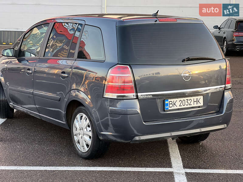 Минивэн Opel Zafira 2008 в Ровно