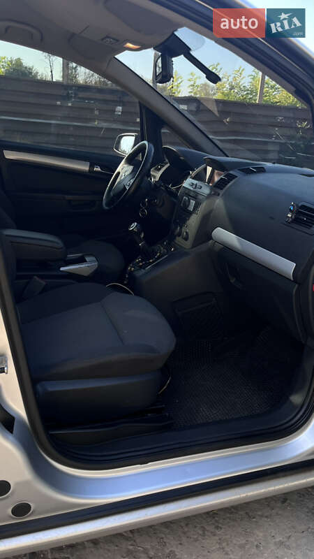 Минивэн Opel Zafira 2007 в Кривом Роге фото 5 Минивэн Opel Zafira 2007 в Кривом Роге