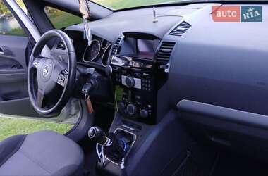 Минивэн Opel Zafira 2011 в 