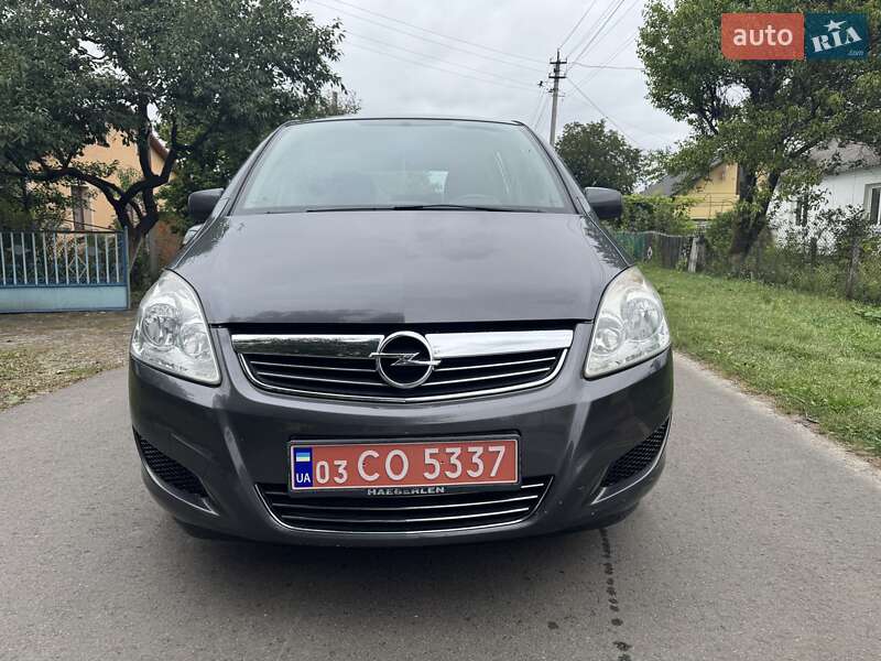 Минивэн Opel Zafira 2010 в Луцке