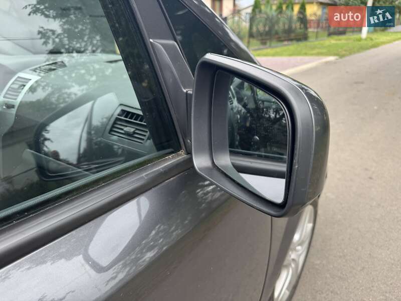 Минивэн Opel Zafira 2010 в Луцке