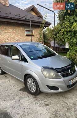 Минивэн Opel Zafira 2010 в 