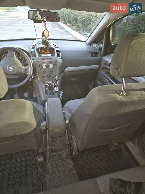 Минивэн Opel Zafira 2007 в Запорожье фото 5 Минивэн Opel Zafira 2007 в Запорожье